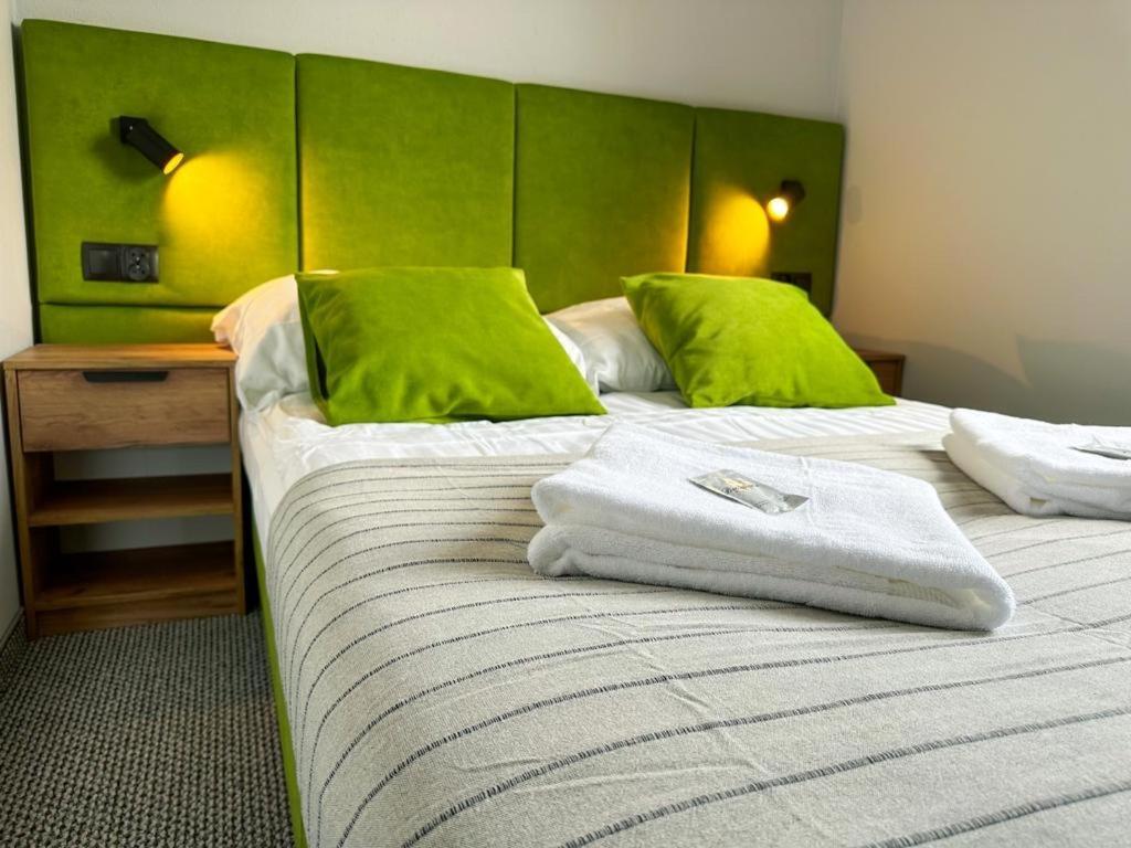 Hotel Czerwone Korale Cielimowo Bagian luar foto
