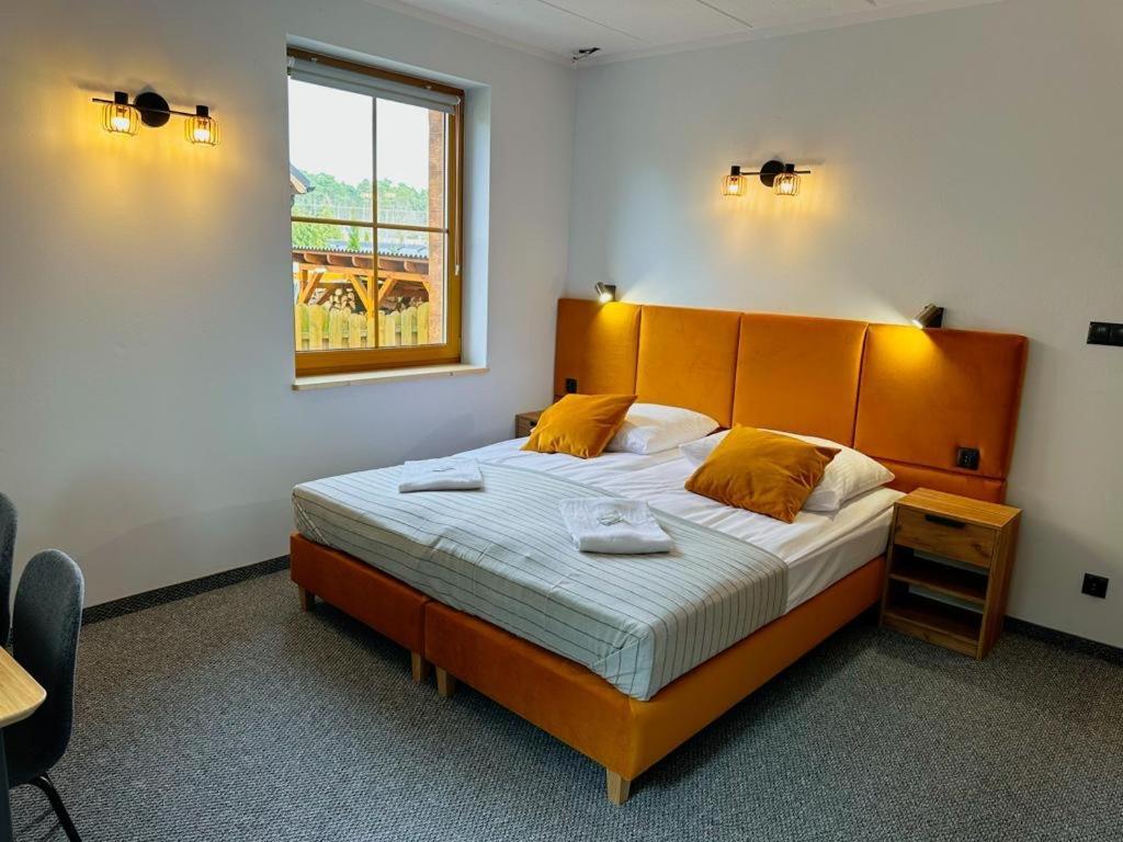 Hotel Czerwone Korale Cielimowo Bagian luar foto