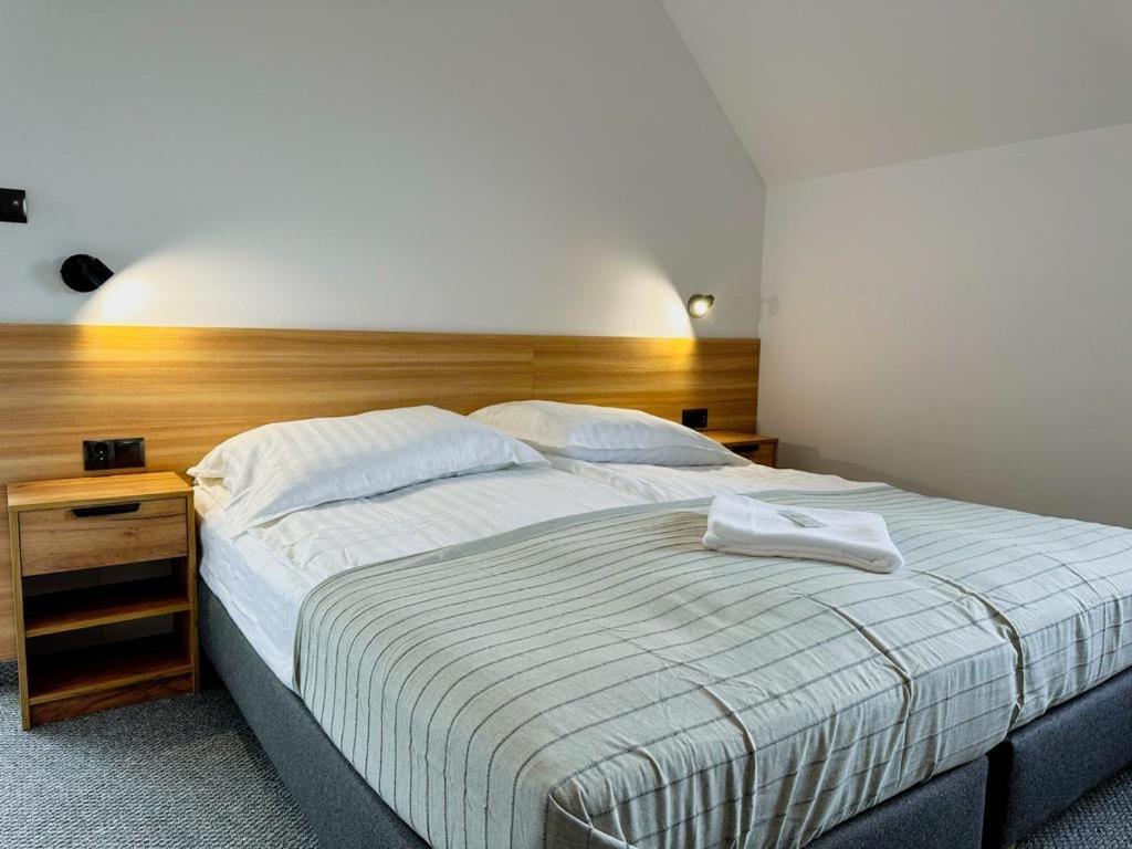 Hotel Czerwone Korale Cielimowo Bagian luar foto
