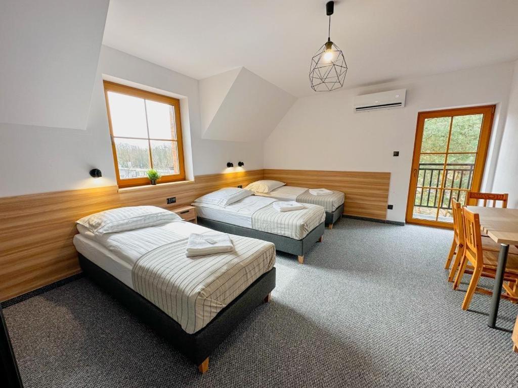 Hotel Czerwone Korale Cielimowo Bagian luar foto