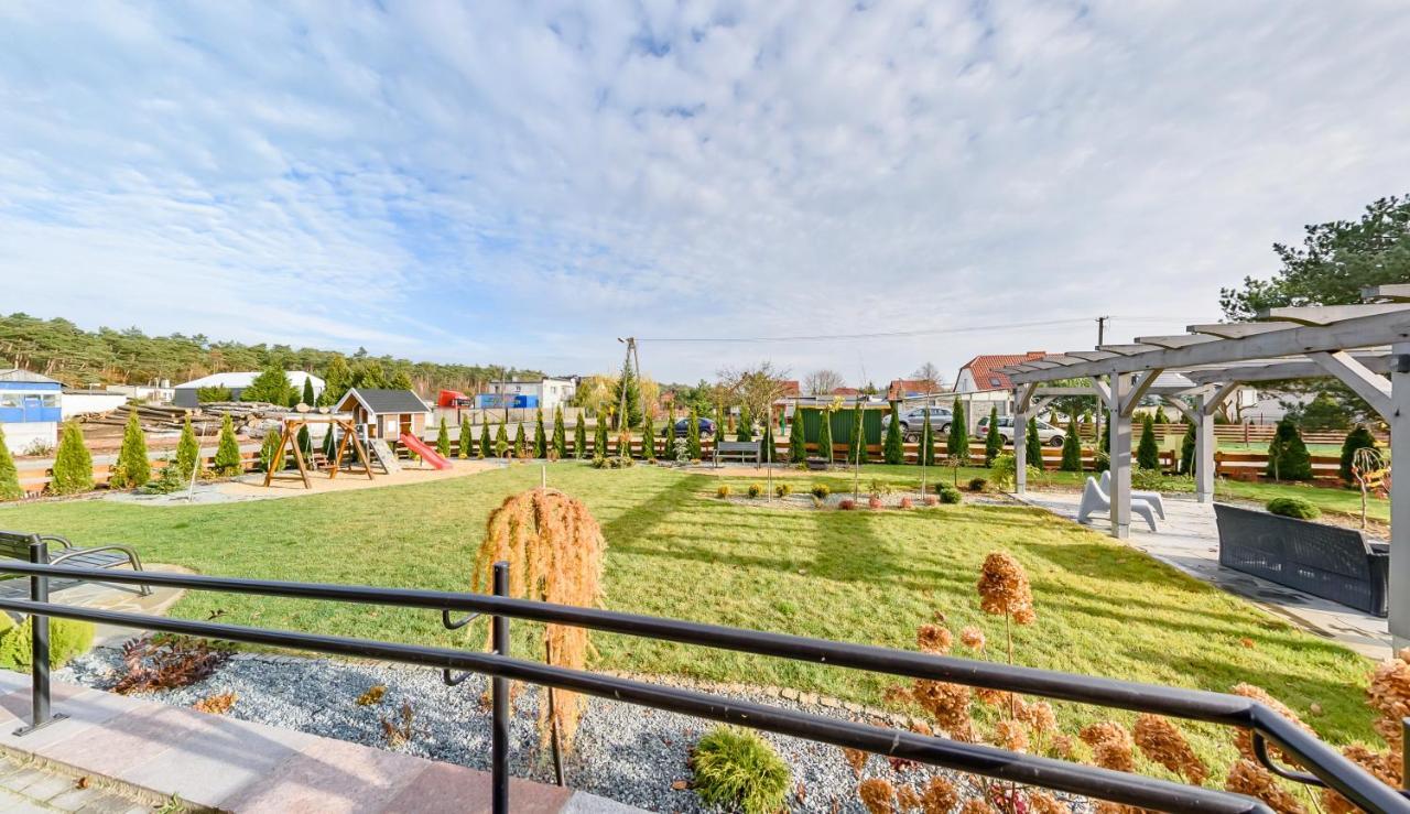 Hotel Czerwone Korale Cielimowo Bagian luar foto