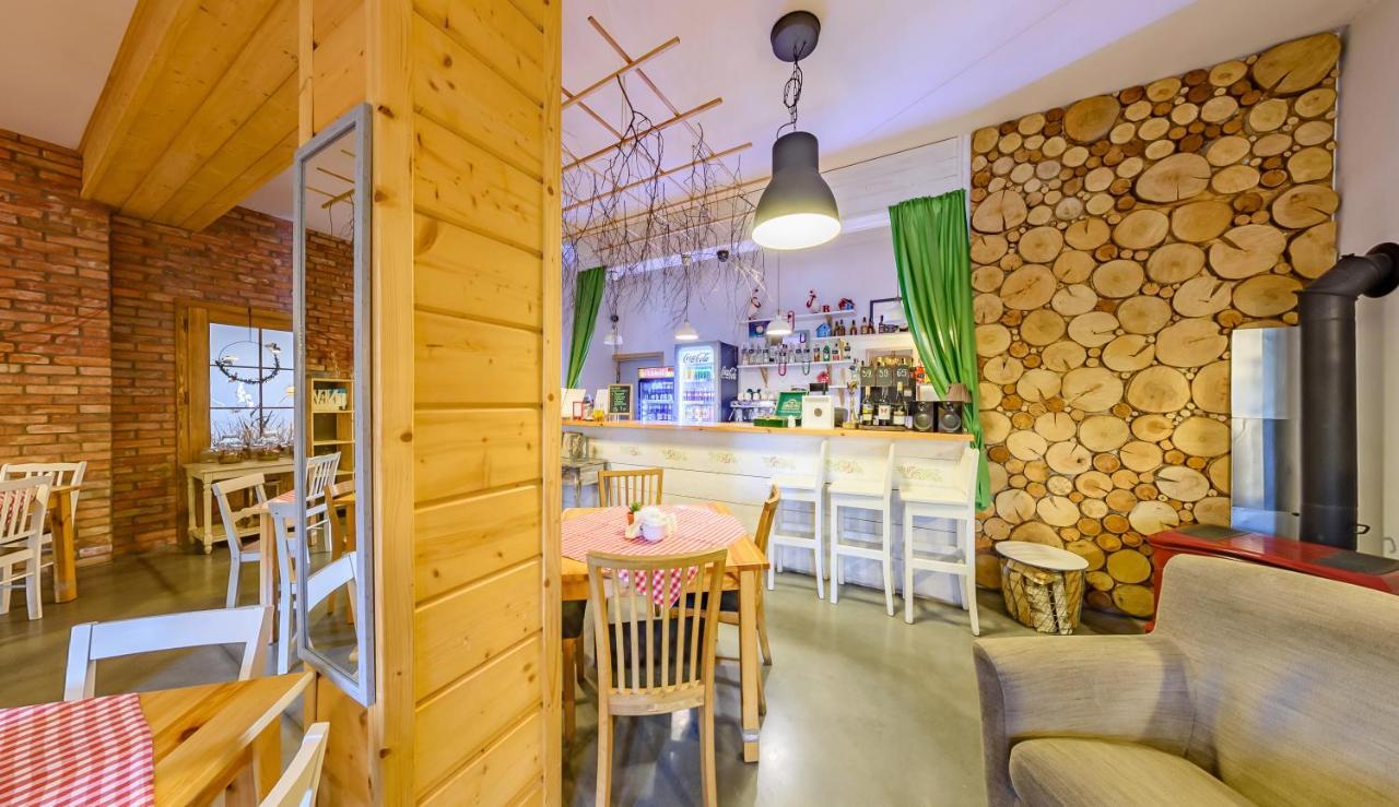 Hotel Czerwone Korale Cielimowo Bagian luar foto