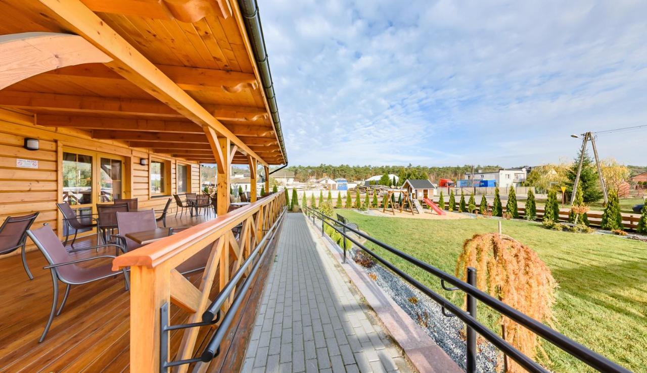Hotel Czerwone Korale Cielimowo Bagian luar foto