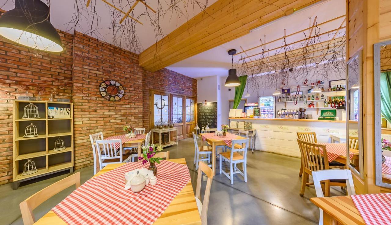 Hotel Czerwone Korale Cielimowo Bagian luar foto